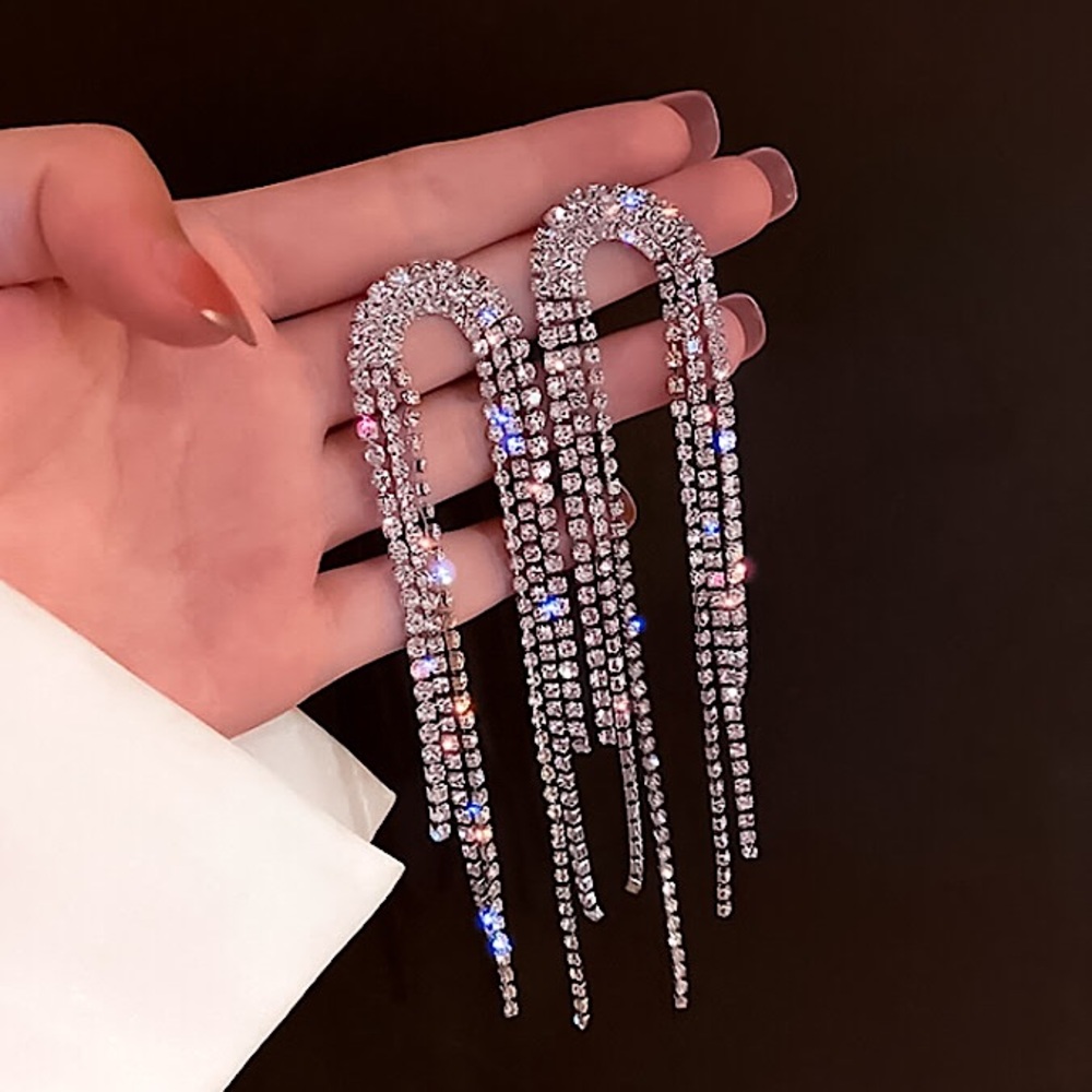 ⚜️𝟯𝟬%𝗢𝗙𝗙 𝗯𝘂𝗻𝗱𝗹𝗲𝘀 𝟯+⚜️ NEW Rhinestone Tassel Earrings - Picture 4 of 7